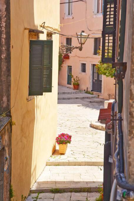 Venetian Well Gallery Apartment In Corfu Old Town Экстерьер фото