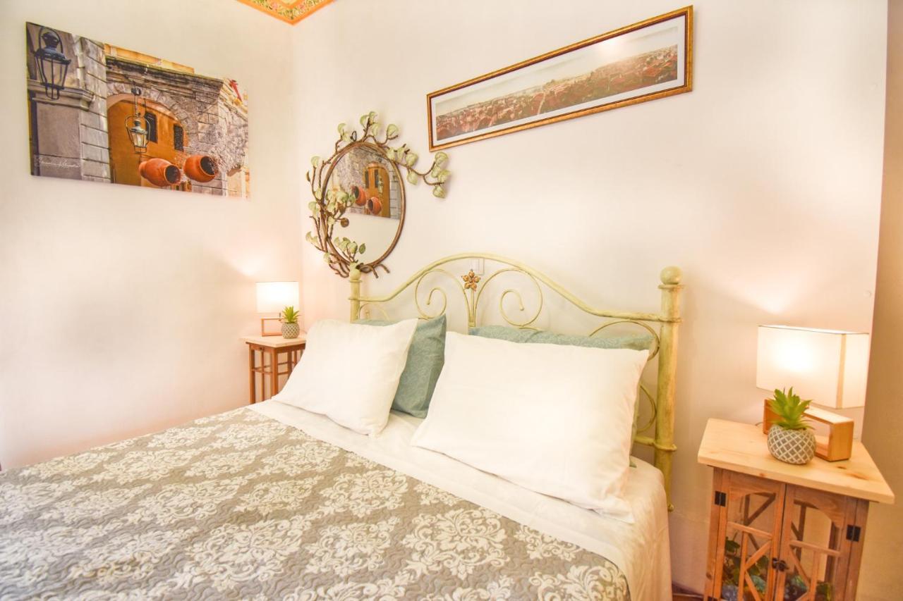 Venetian Well Gallery Apartment In Corfu Old Town Экстерьер фото